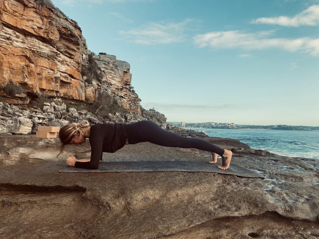 Joga dla surfera 4 - Makara Adho Mukha Svanasana