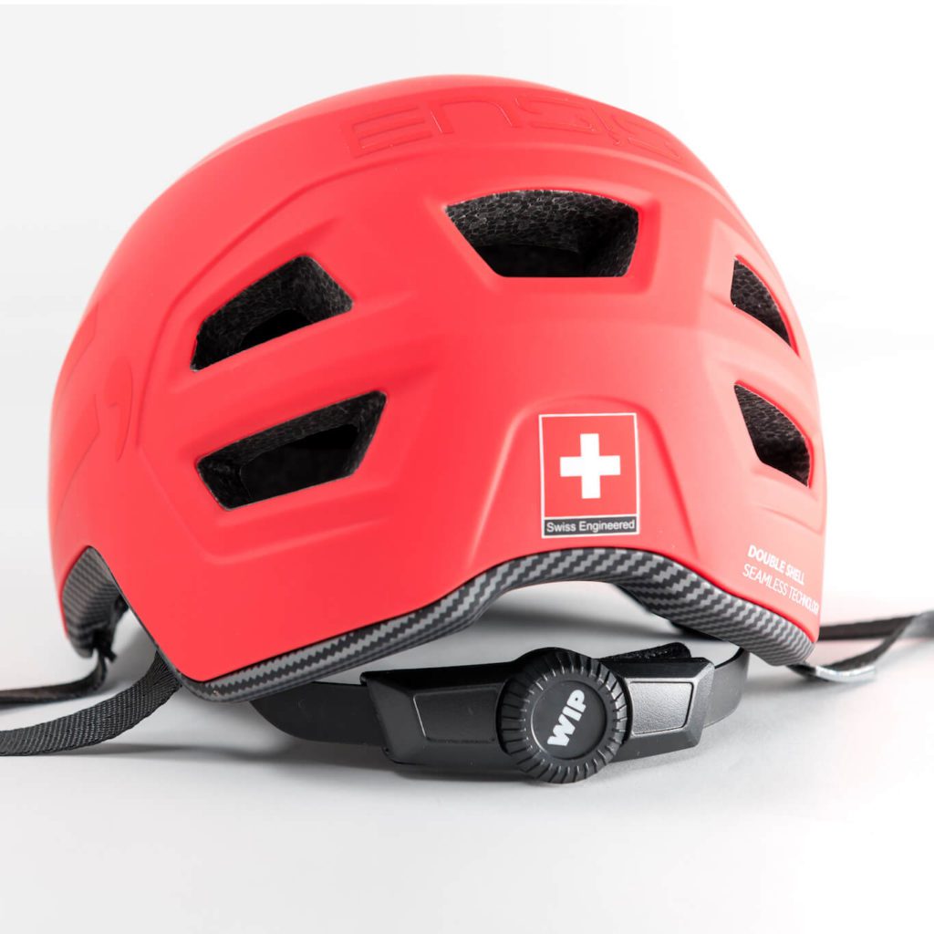 Jaki kask do sportów wodnych? – Ranking najlepszych kasków do kitesurfingu i wing foila 5 dial sysem ensis