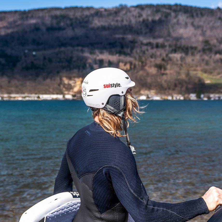 Jaki kask do sportów wodnych? – Ranking najlepszych kasków do kitesurfingu i wing foila 3 kask ensis balz pro