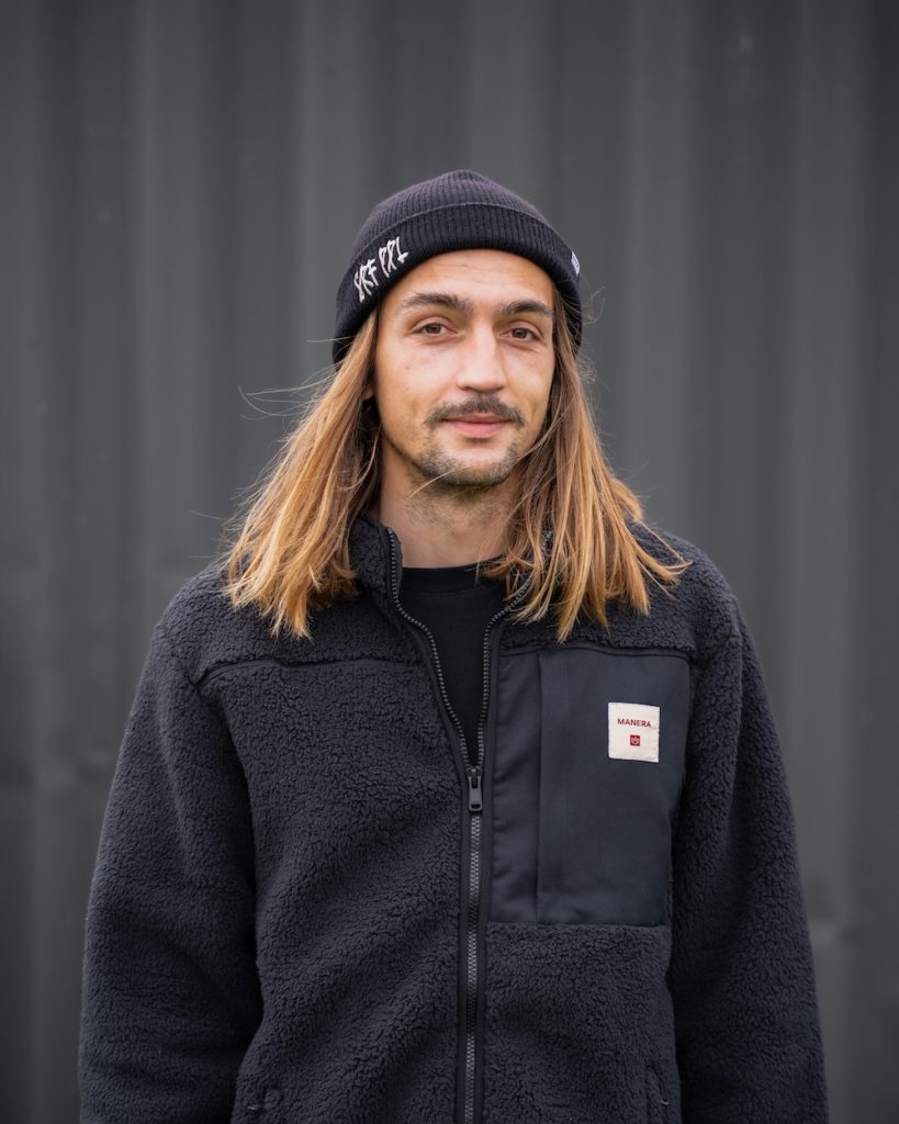 czarna bluza polarowa ciepła na prezent